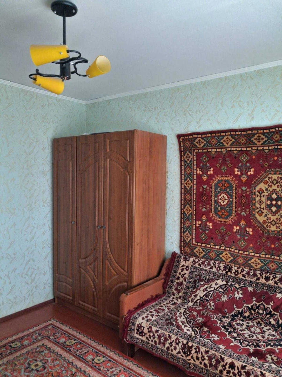 Urgent sale of 3-room apartment with a view, Alekseevka, Pobed