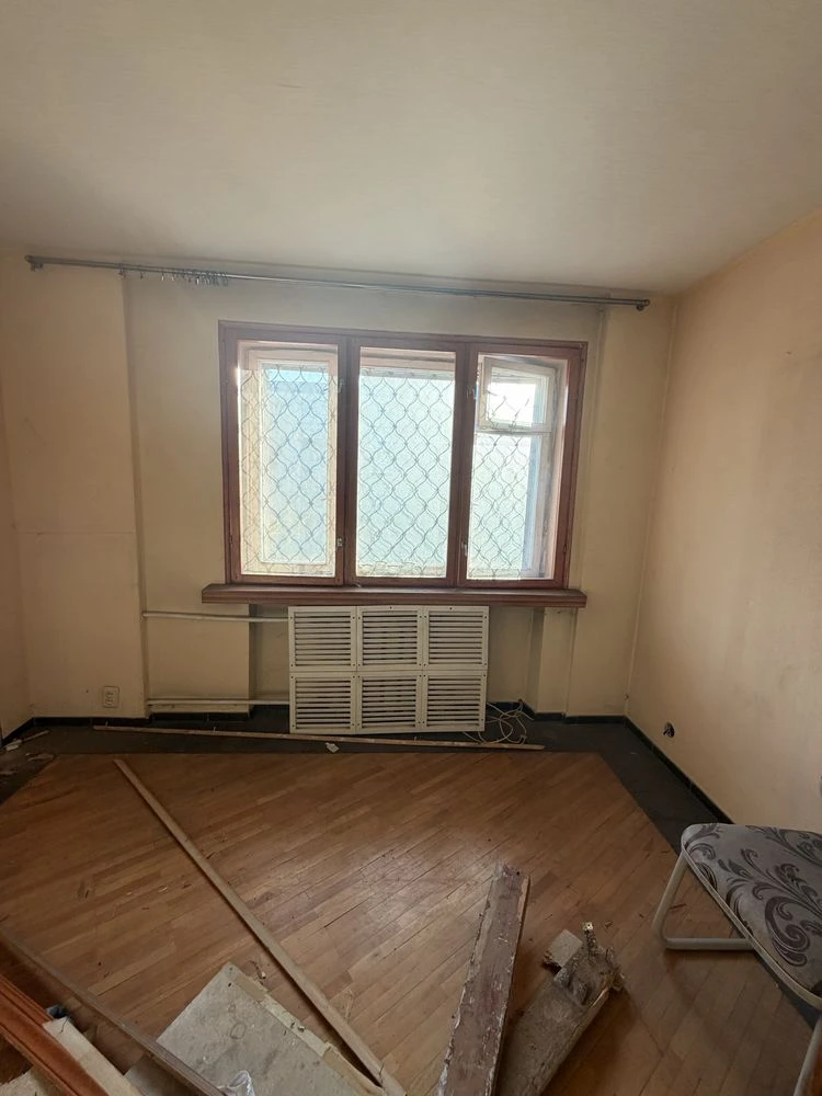 Nauki 32! One-bedroom apartment for sale, 32 m2, ready for renovation. 2/5