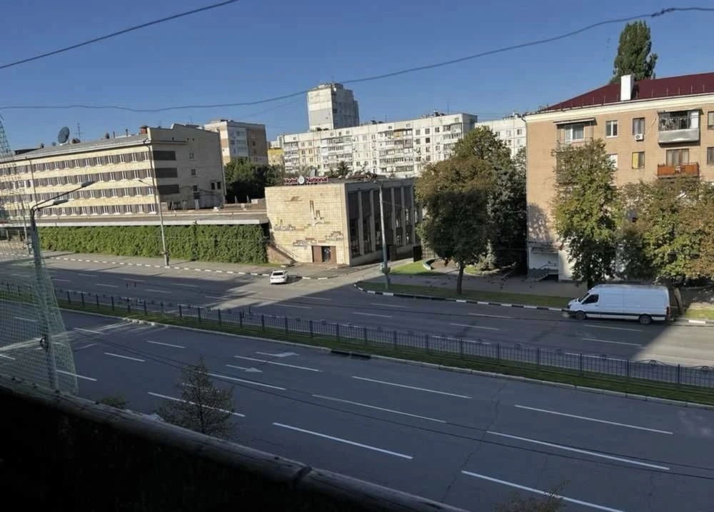 Nauki 32! One-bedroom apartment for sale, 32 m2, ready for renovation. 2/5
