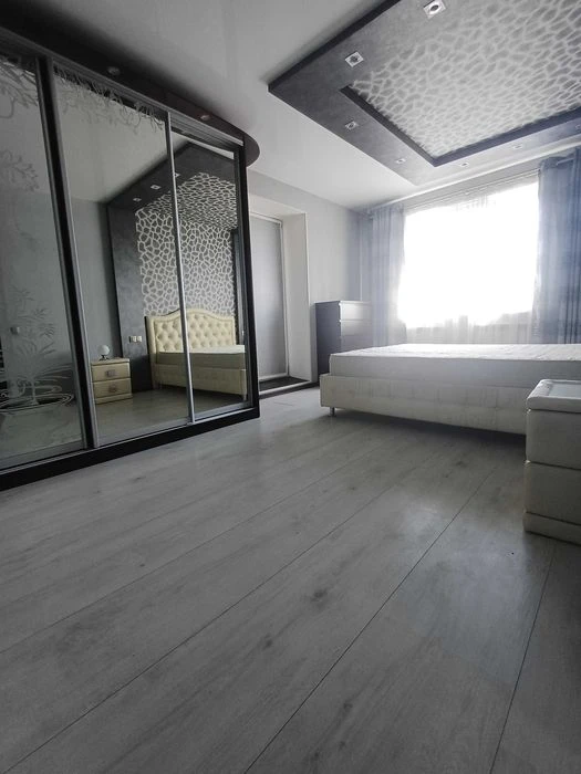 EX! Two-room apartment for sale with major renovations near Maselskogo metro station.