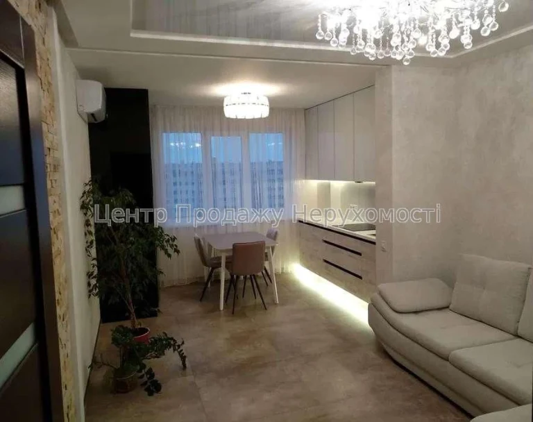 Apartment for sale in residential complex "House with rotundas" Kharkiv, Sukhumska st.