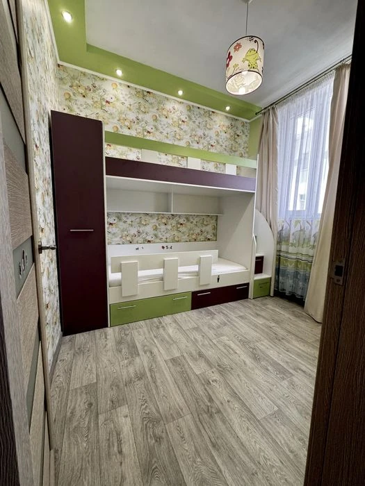 Selling a two-level apartment with an attic in the Zhuravlevsky residential complex.