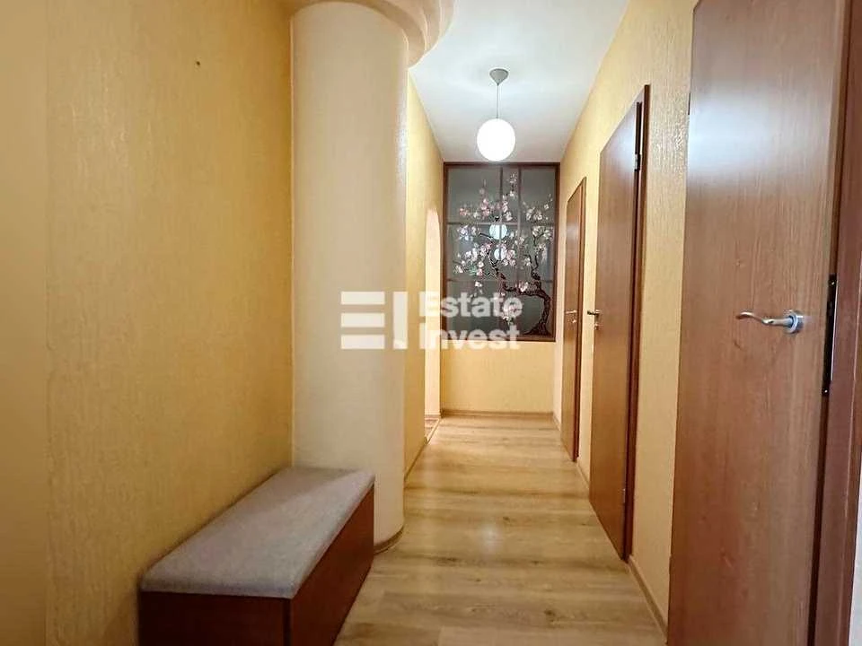 Apartment. Kharkiv, Traktorostudivnyky ave., (94v)