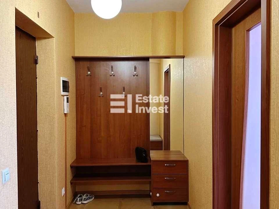 Apartment. Kharkiv, Traktorostudivnyky ave., (94v)