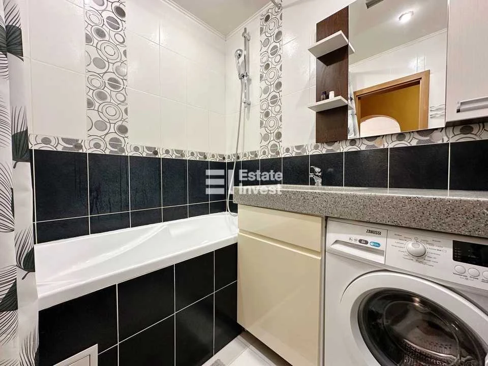 Apartment. Kharkiv, Traktorostudivnyky ave., (94v)