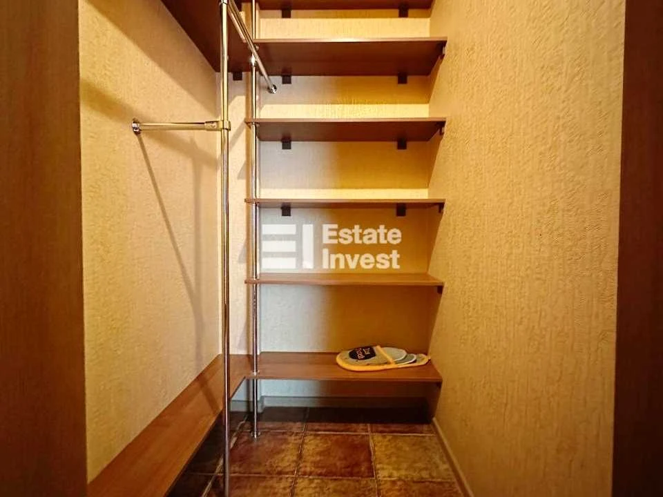 Apartment. Kharkiv, Traktorostudivnyky ave., (94v)