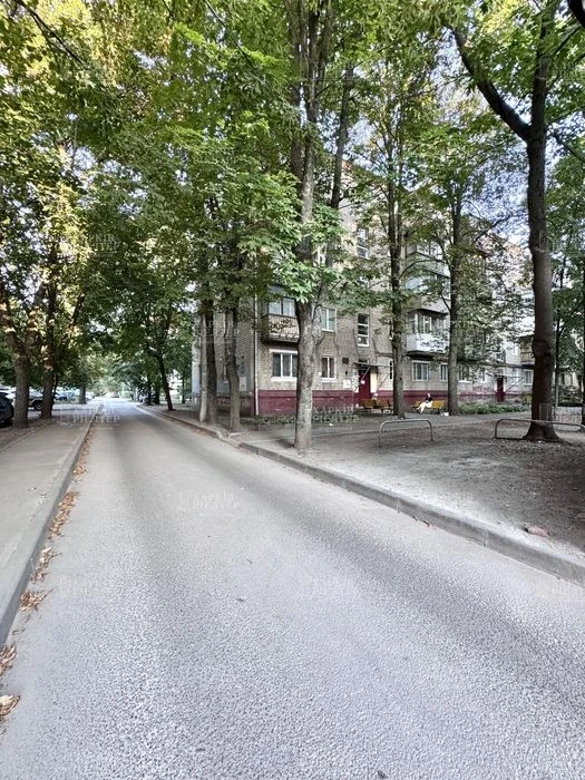 D1L 1-room apartment for sale in a brick house next to