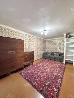 D1L 1-room apartment for sale in a brick house next to