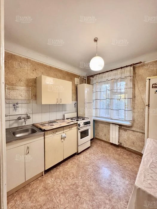 D1L 1-room apartment for sale in a brick house next to