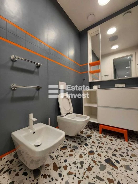 Продам 3 кімн. видову квартиру з дизайнерським ремонтом на в