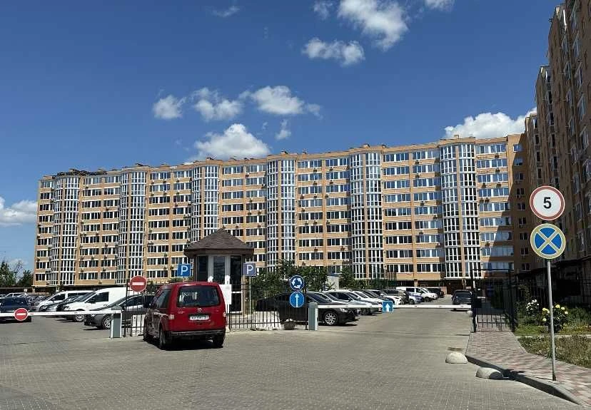 I will sell a 1-room apartment in the residential complex Lazurny, Losovsky, Centralny ryno