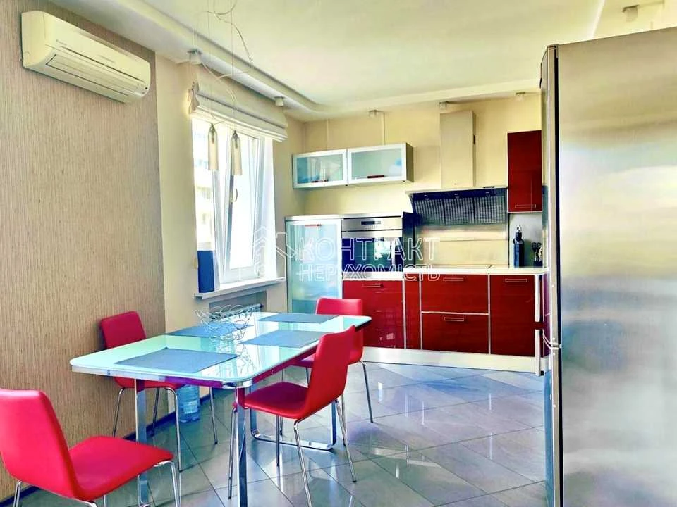 Apartment. Kharkiv, Heroiv Kharkova Ave. (Moskovskiy)