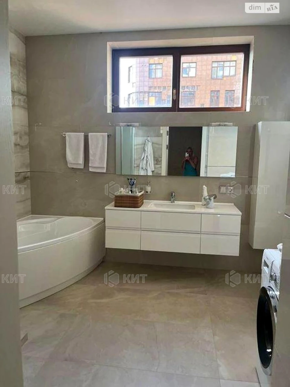 For Sale Apartment Center