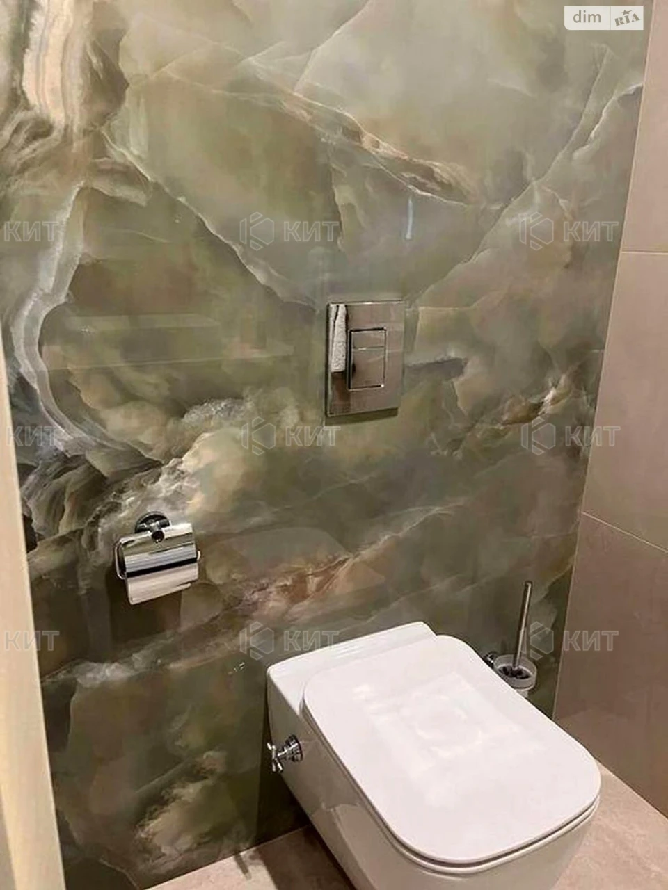 For Sale Apartment Center