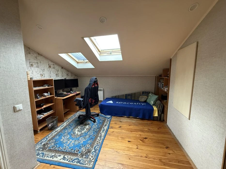 3 rooms, 77.5 m2, Iskrynska St., 33. Uprising Square