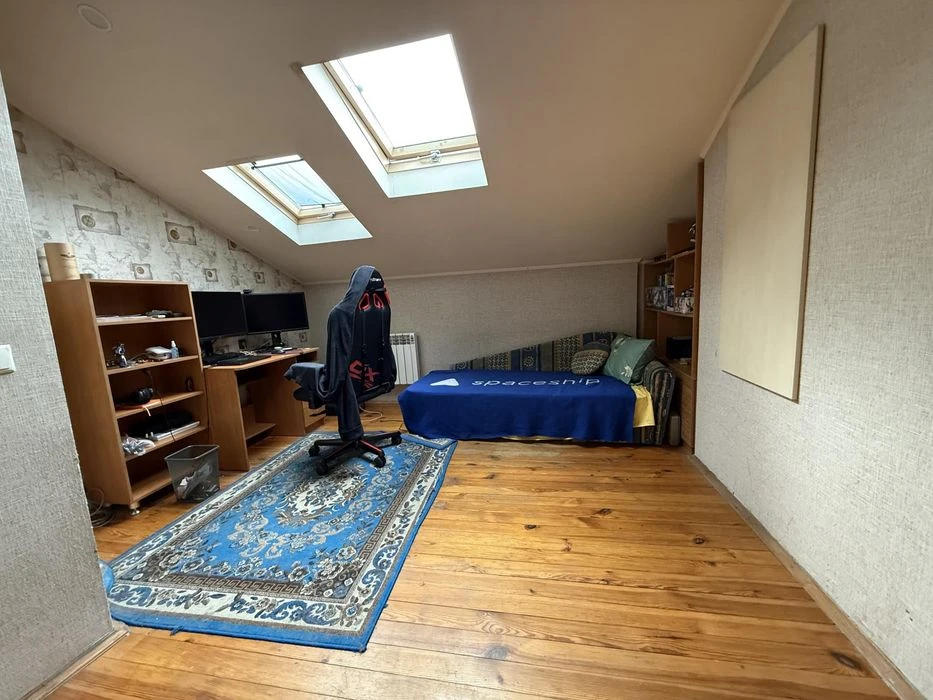 3 rooms, 77.5 m2, Iskrynska St., 33. Uprising Square