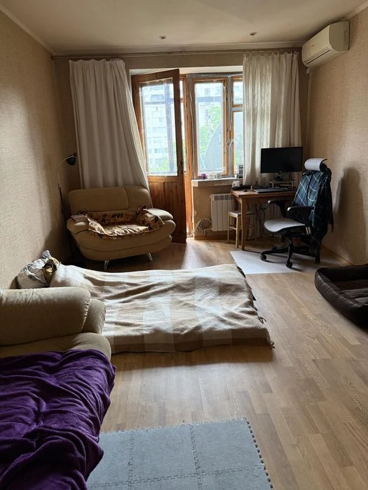 3 rooms, 77.5 m2, Iskrynska St., 33. Uprising Square