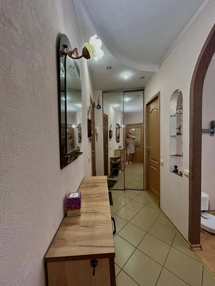 3k sq.m. Brigady Charters (Rybalka) 3, 2/5, major renovation