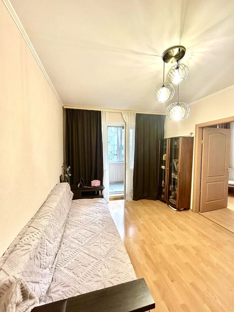 3k sq.m. Brigady Charters (Rybalka) 3, 2/5, major renovation