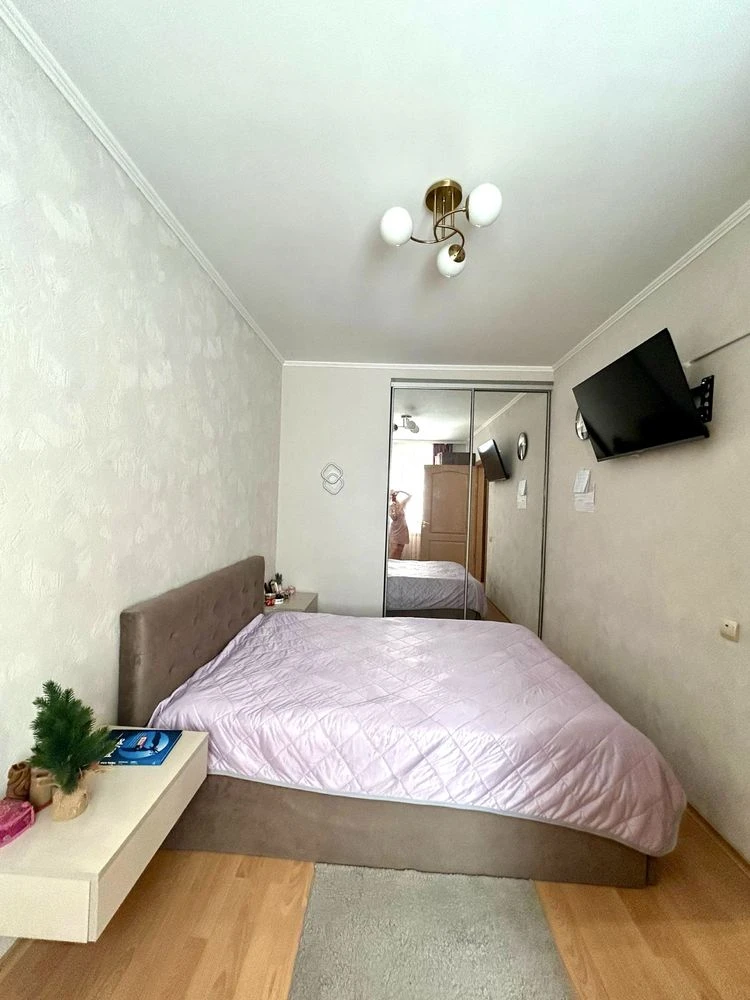 3k sq.m. Brigady Charters (Rybalka) 3, 2/5, major renovation