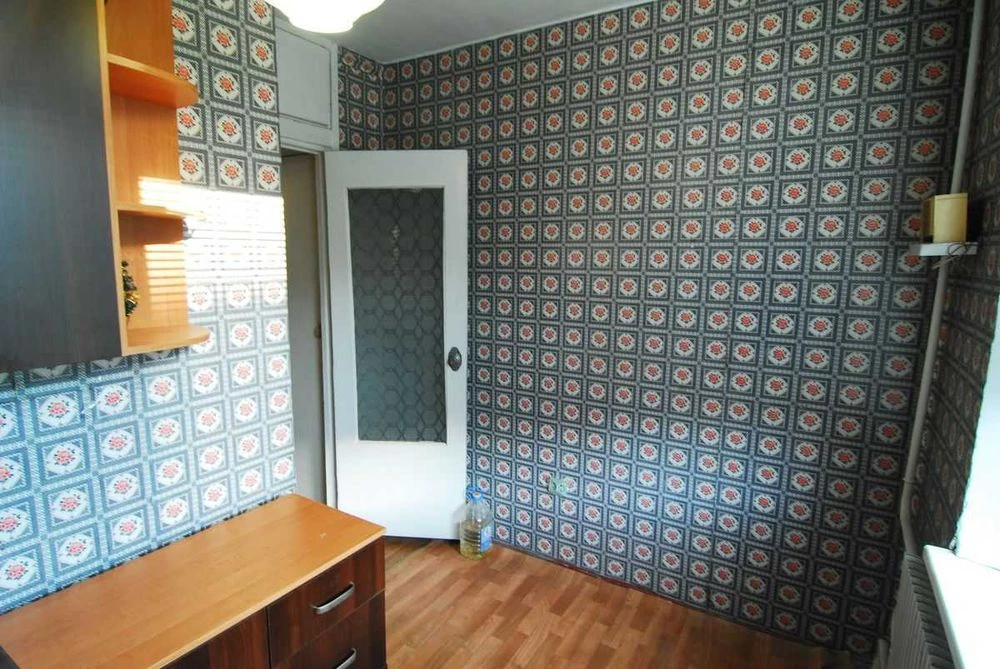 I will sell a 1-room apartment on Oleksiyivka, 7 minutes from the metro station