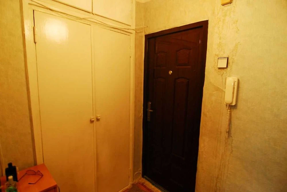 I will sell a 1-room apartment on Oleksiyivka, 7 minutes from the metro station