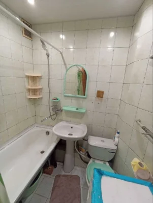 Real 1-room apartment for sale, Saltovskaya metro station, 524th microdistrict, Gvardeyts Street