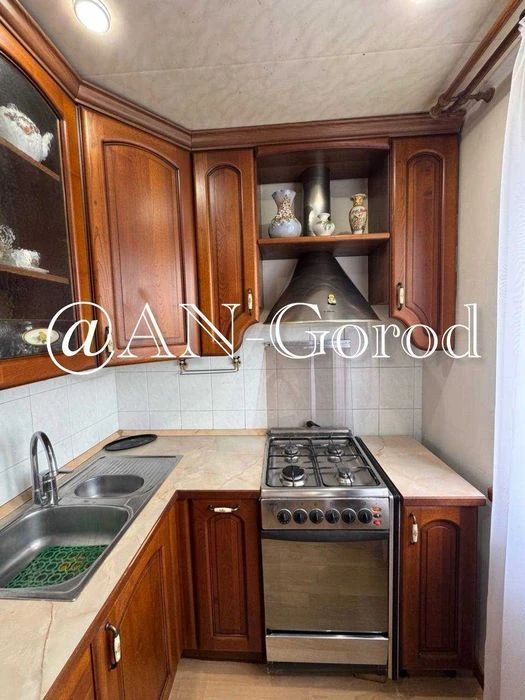 For sale 3-room apartment 64 sq.m. in Saltovka, on Amosova Street,