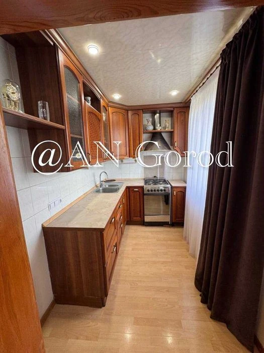 For sale 3-room apartment 64 sq.m. in Saltovka, on Amosova Street,