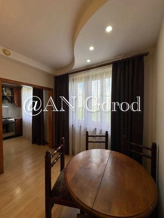 For sale 3-room apartment 64 sq.m. in Saltovka, on Amosova Street,