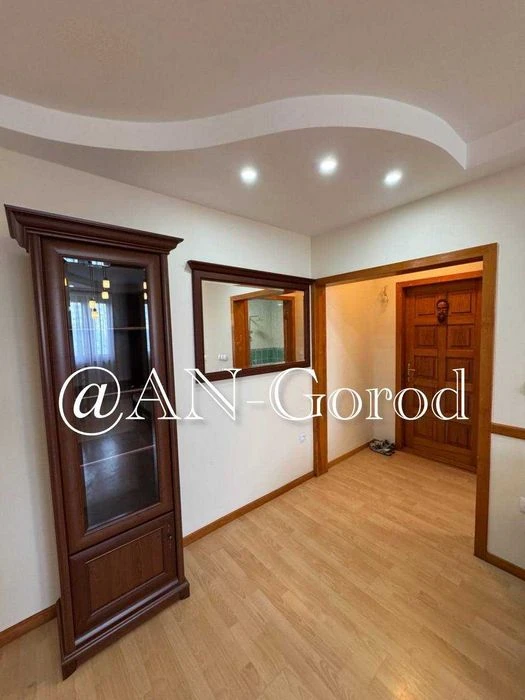 For sale 3-room apartment 64 sq.m. in Saltovka, on Amosova Street,