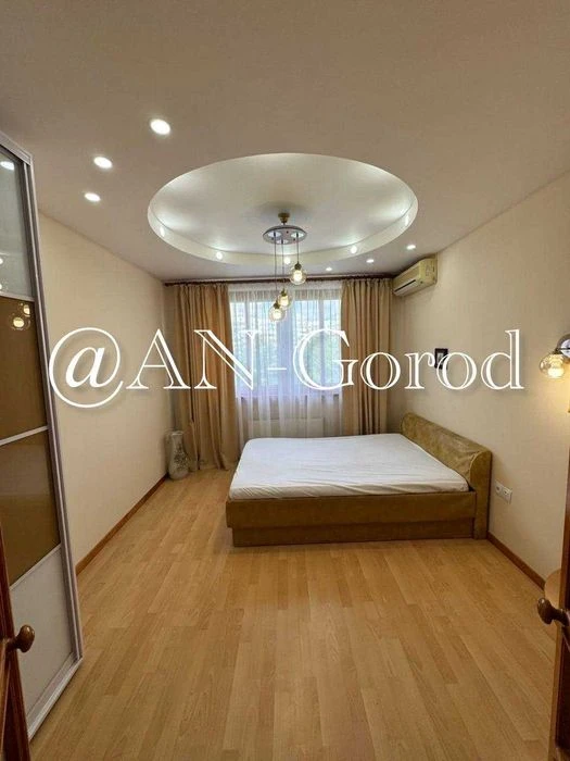 For sale 3-room apartment 64 sq.m. in Saltovka, on Amosova Street,