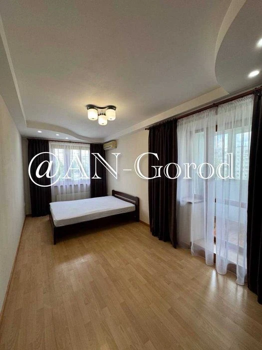 For sale 3-room apartment 64 sq.m. in Saltovka, on Amosova Street,
