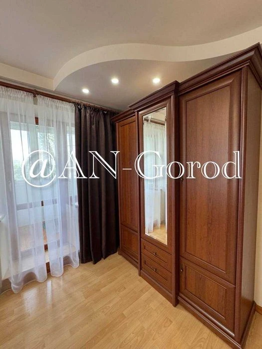 For sale 3-room apartment 64 sq.m. in Saltovka, on Amosova Street,