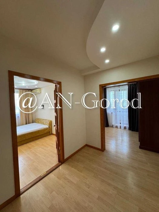 For sale 3-room apartment 64 sq.m. in Saltovka, on Amosova Street,