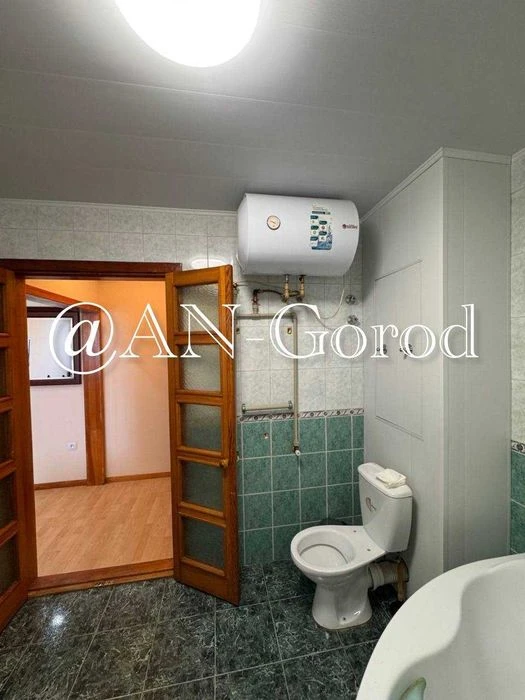 For sale 3-room apartment 64 sq.m. in Saltovka, on Amosova Street,
