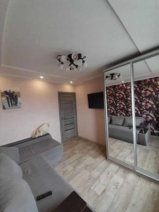 2-room apartment for sale, 7 minutes from Sportivna metro station