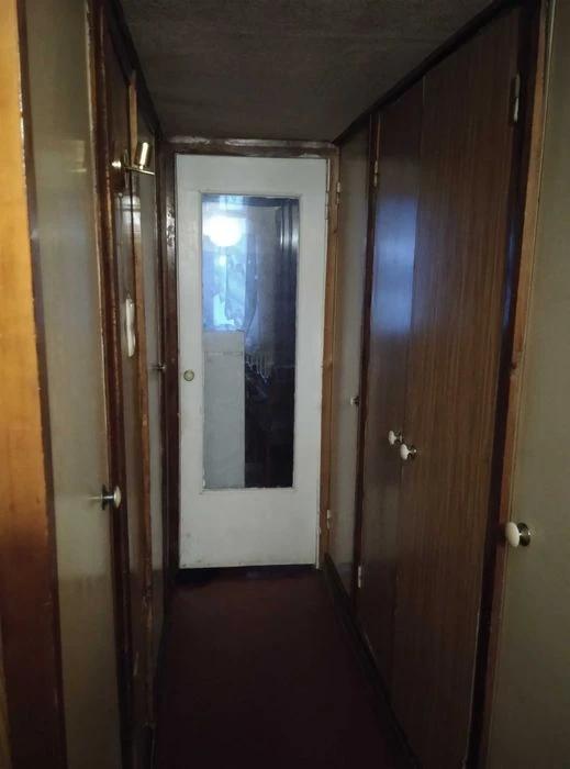 I will sell my 1-room apartment.