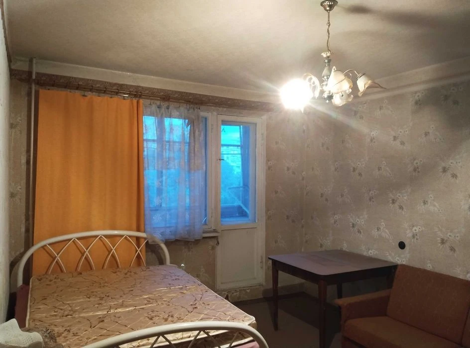 I will sell my 1-room apartment.