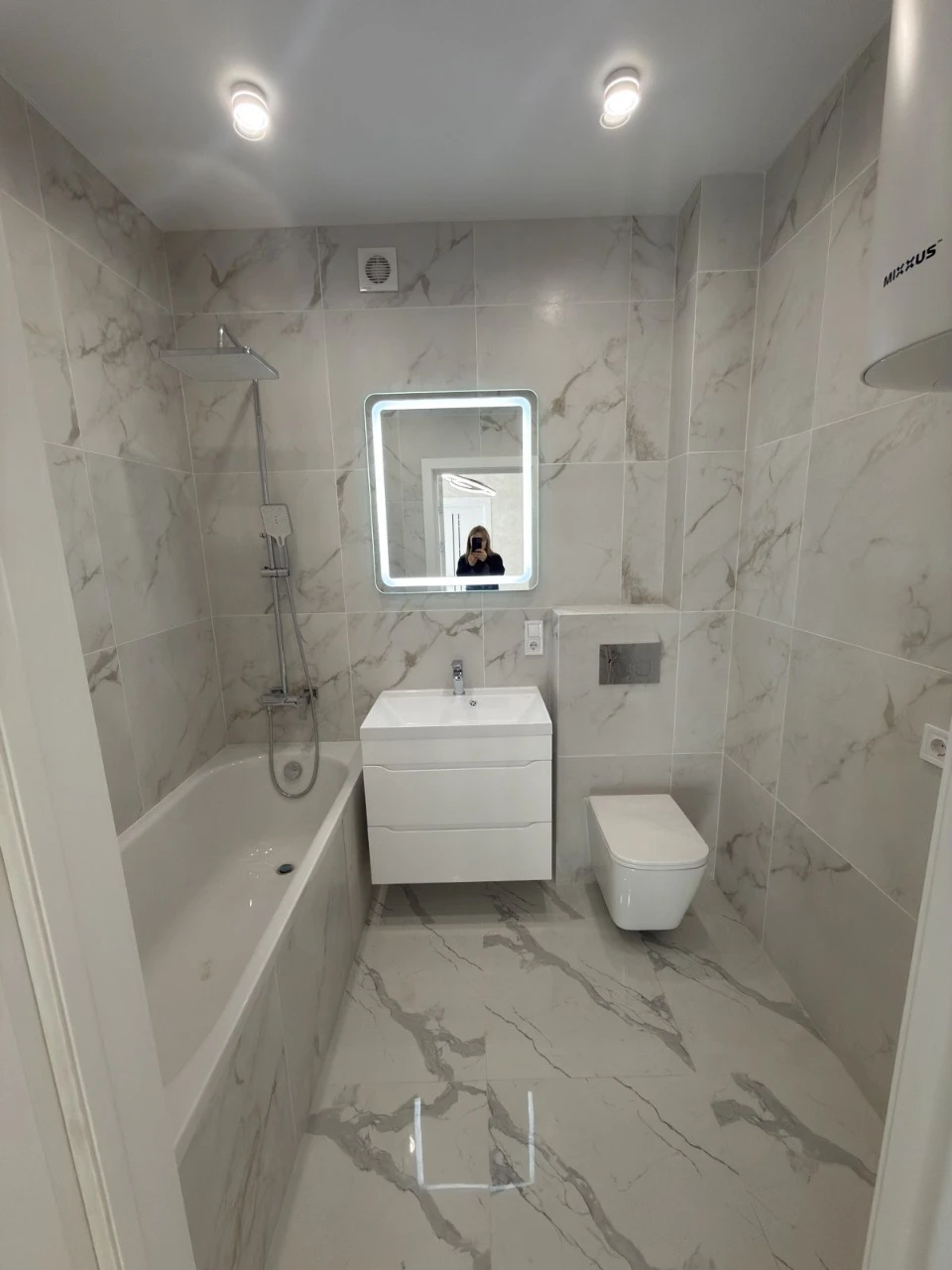 Selling a 2-bedroom apartment with renovation in the Oasis Heroes of Labor residential complex, Dom Za