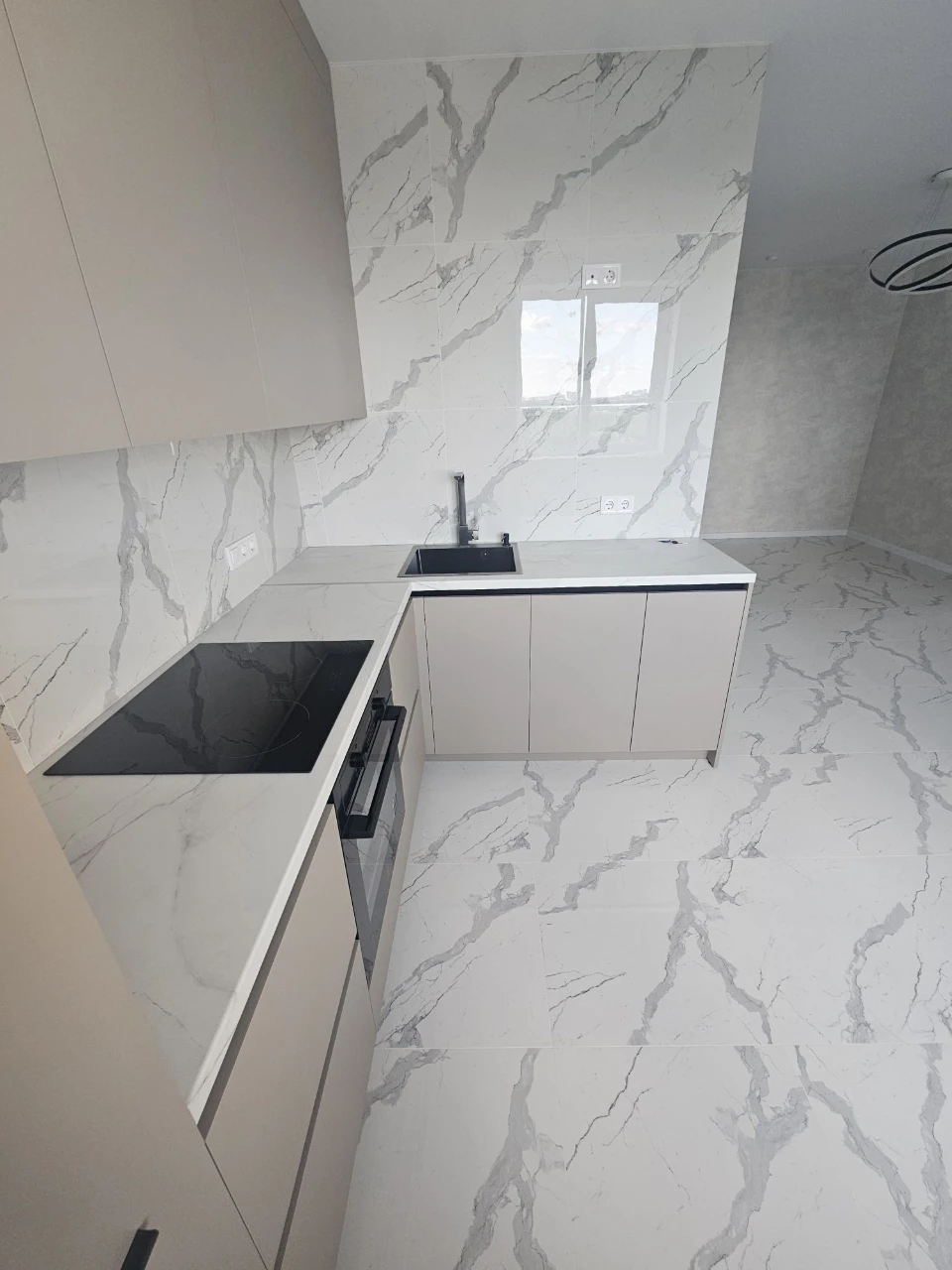 Selling a 2-bedroom apartment with renovation in the Oasis Heroes of Labor residential complex, Dom Za