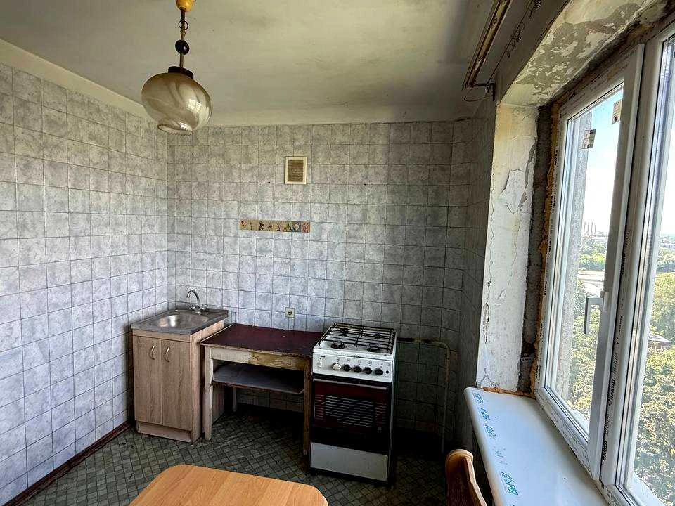 Apartment. Kharkiv, Kovtuna St.