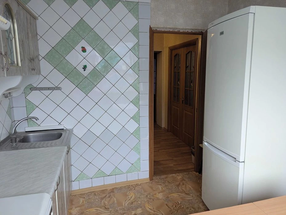 Three-room apartment for sale in Zalyutino