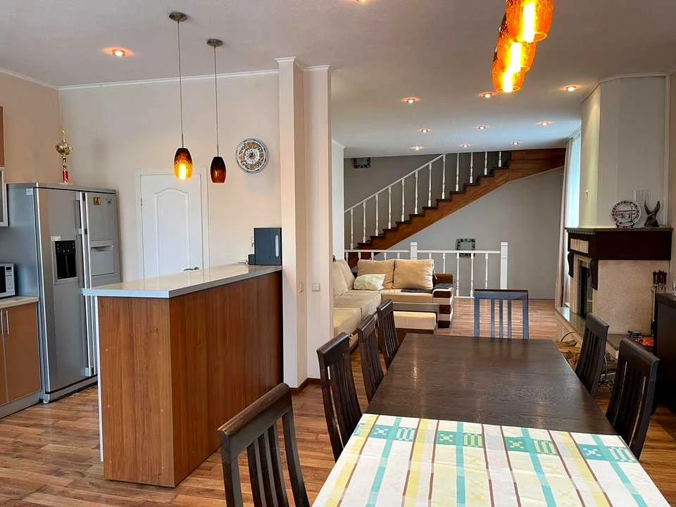 Apartment. Kharkiv, Novooleksandrivska St., (Building 5)