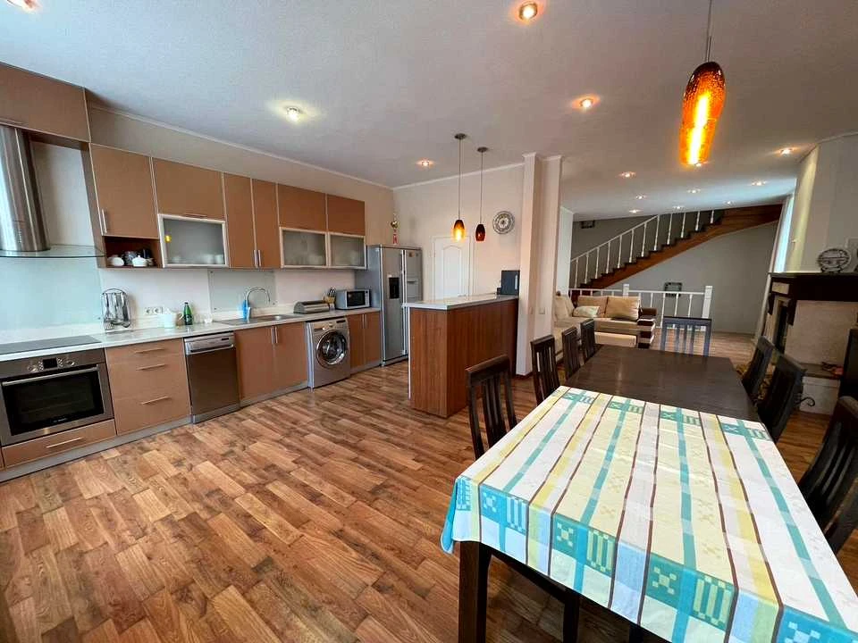 Apartment. Kharkiv, Novooleksandrivska St., (Building 5)