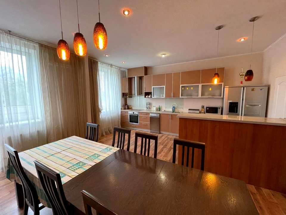 Apartment. Kharkiv, Novooleksandrivska St., (Building 5)