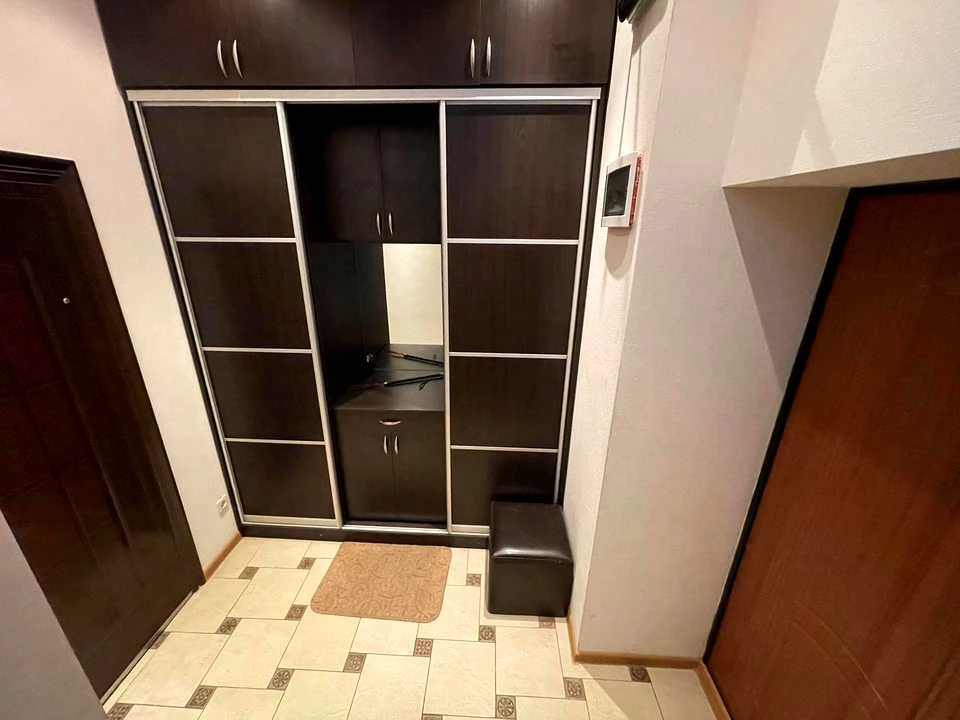 Apartment. Kharkiv, Novooleksandrivska St., (Building 5)
