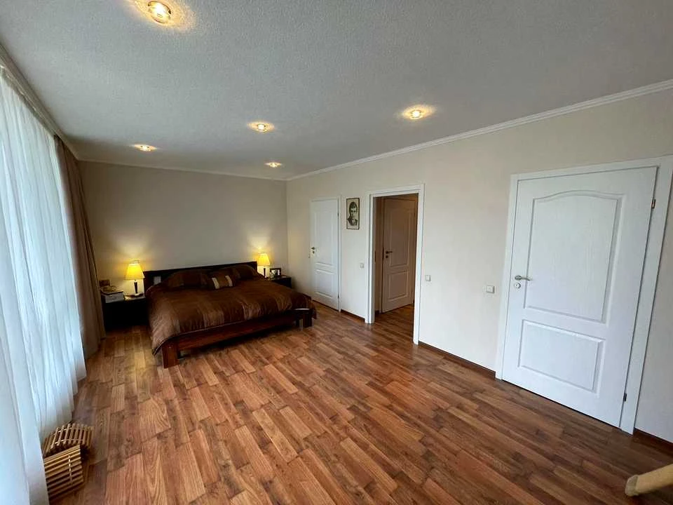 Apartment. Kharkiv, Novooleksandrivska St., (Building 5)