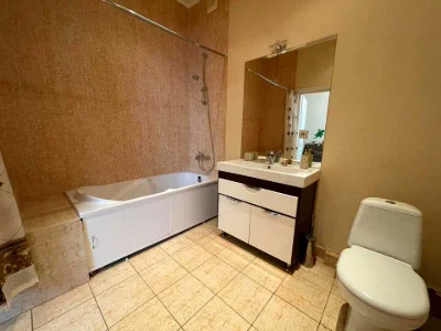 Apartment. Kharkiv, Novooleksandrivska St., (Building 5)