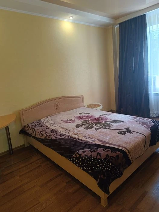 Своя. Центр. Госпром. 3-ком.кв. с ремонтом.